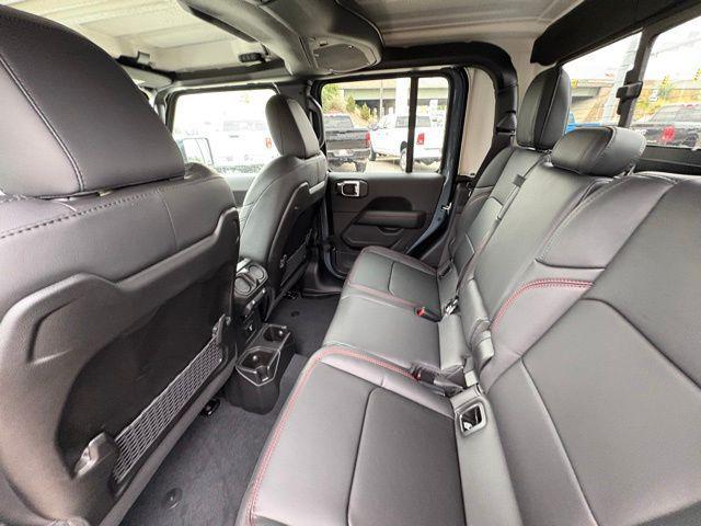 new 2025 Jeep Gladiator car, priced at $47,662