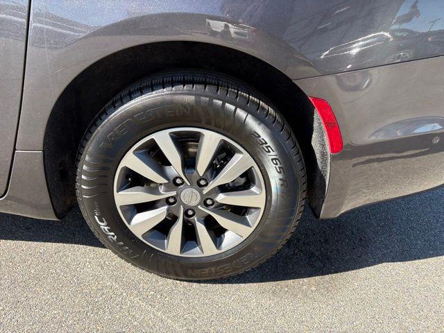 used 2020 Chrysler Pacifica car, priced at $25,679