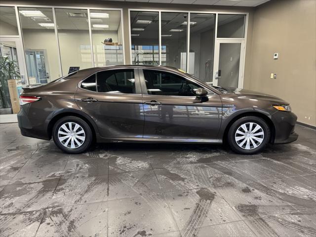 used 2018 Toyota Camry Hybrid car, priced at $18,888