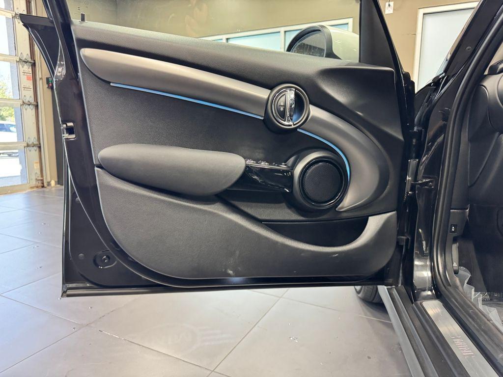 used 2024 MINI Hardtop car, priced at $26,274