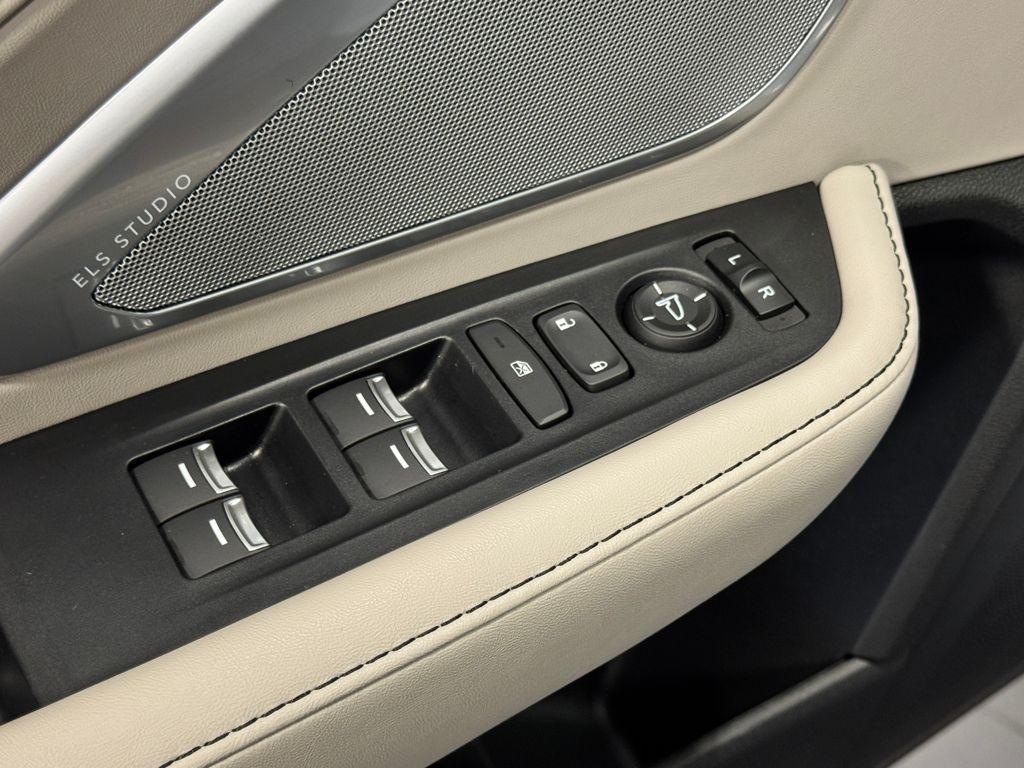 used 2025 Acura RDX car, priced at $42,962