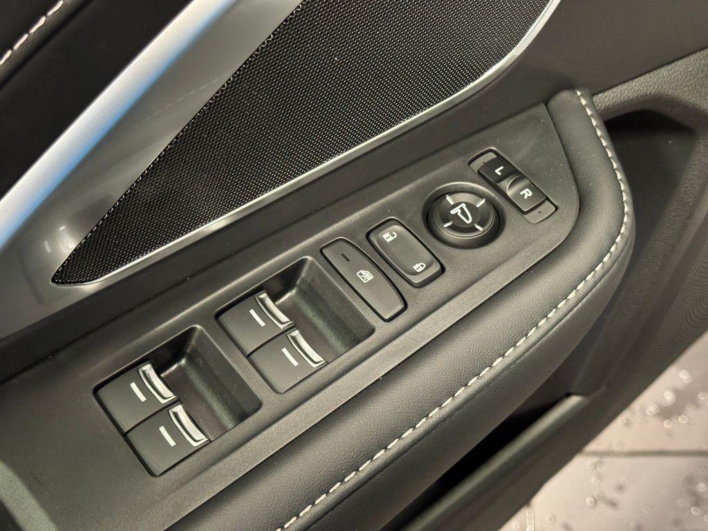 new 2025 Acura RDX car, priced at $46,050
