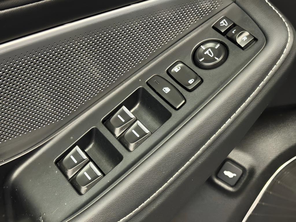 used 2025 Acura MDX car, priced at $48,994