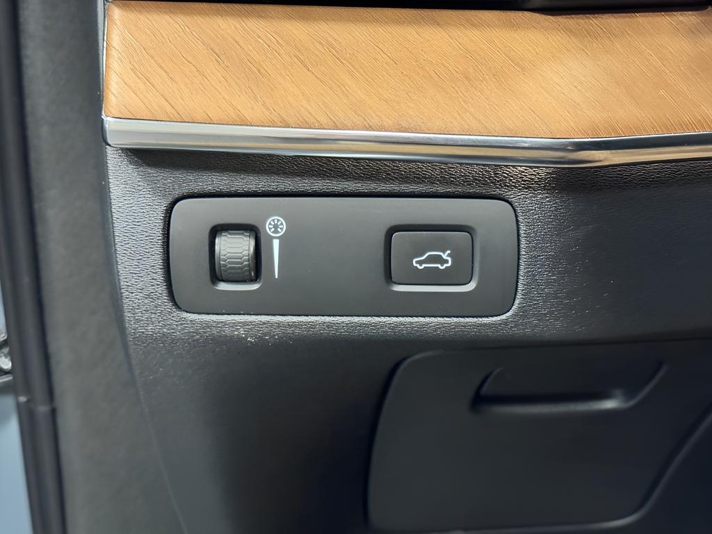 used 2022 Volvo XC90 car, priced at $34,990