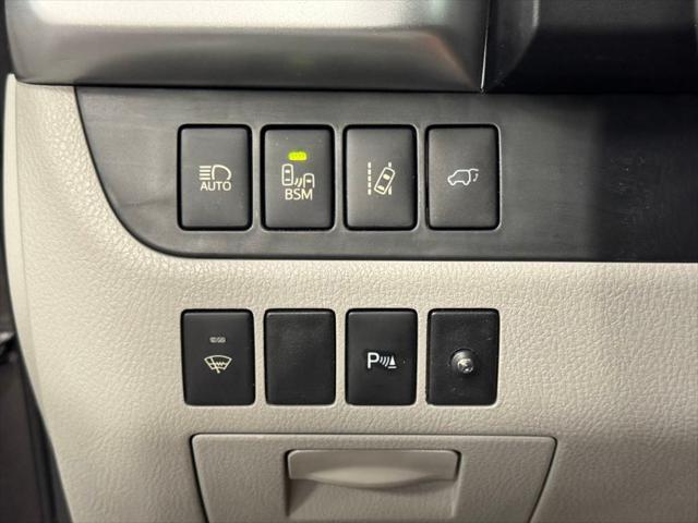 used 2014 Toyota Highlander car, priced at $20,546