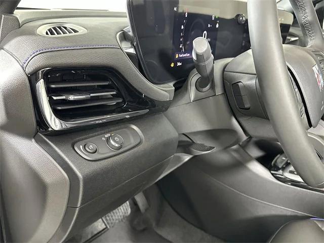 new 2025 Buick Envista car, priced at $28,651