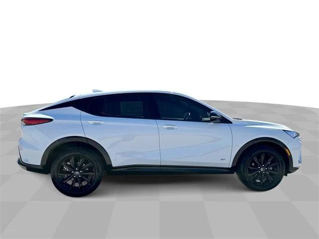 new 2025 Buick Envista car, priced at $28,651