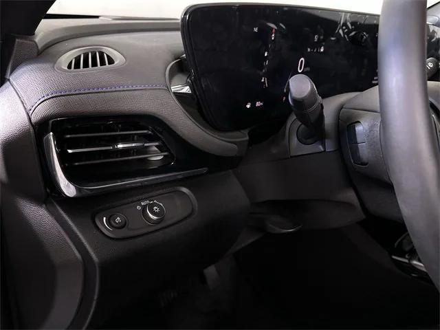 new 2025 Buick Envista car, priced at $28,651