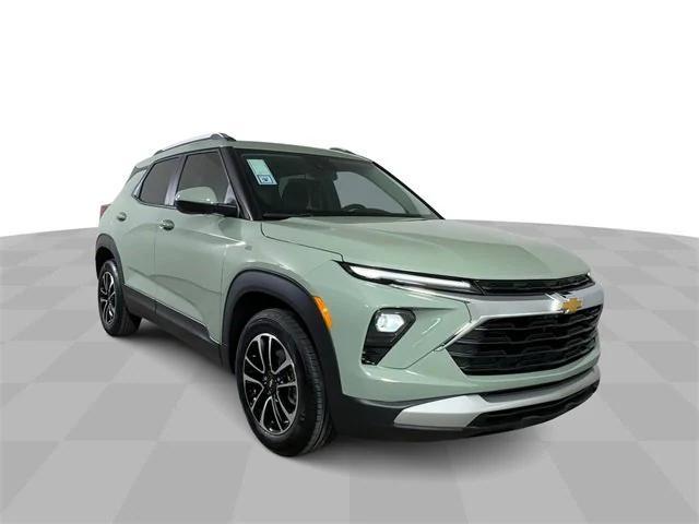 new 2025 Chevrolet TrailBlazer car, priced at $27,475