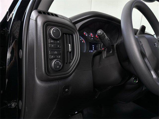 new 2025 Chevrolet Silverado 1500 car, priced at $46,204