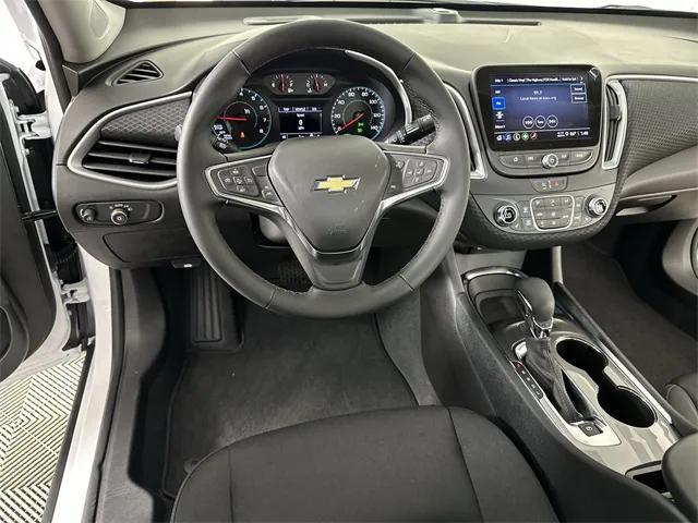 new 2025 Chevrolet Malibu car, priced at $31,280