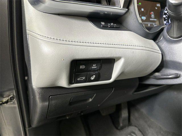 used 2022 Toyota Highlander Hybrid car, priced at $43,683