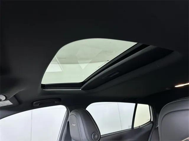 new 2025 Buick Envista car, priced at $32,434