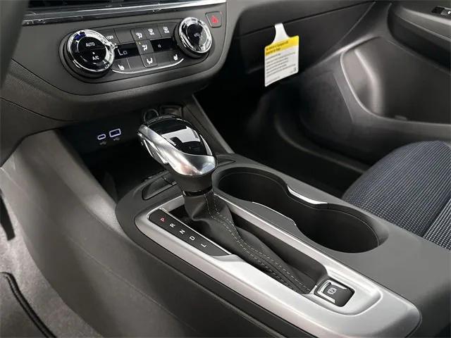 new 2025 Buick Envista car, priced at $29,433