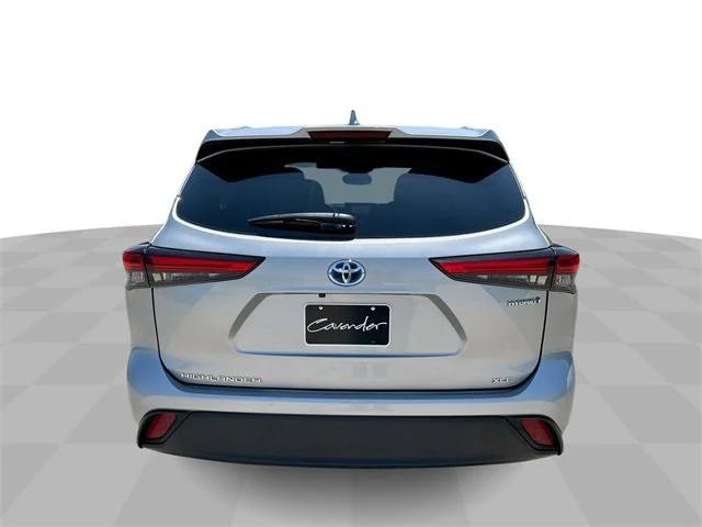 used 2023 Toyota Highlander Hybrid car, priced at $35,985