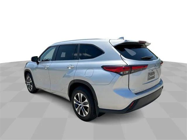 used 2023 Toyota Highlander Hybrid car, priced at $35,985