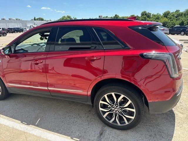 used 2021 Cadillac XT5 car, priced at $31,981