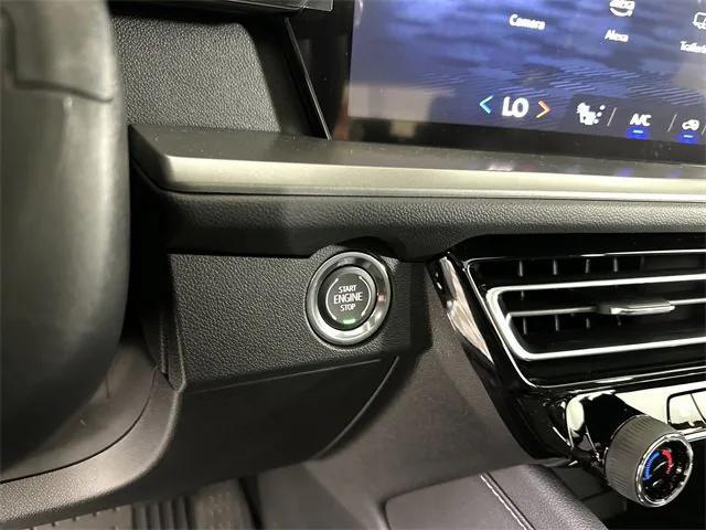 new 2025 Chevrolet Traverse car, priced at $46,261