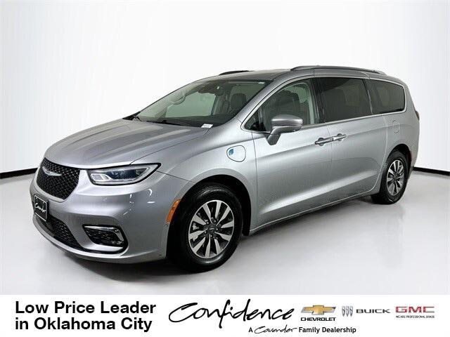used 2021 Chrysler Pacifica Hybrid car, priced at $23,393