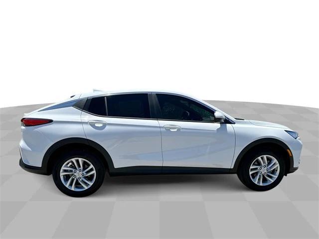 new 2025 Buick Envista car, priced at $27,679
