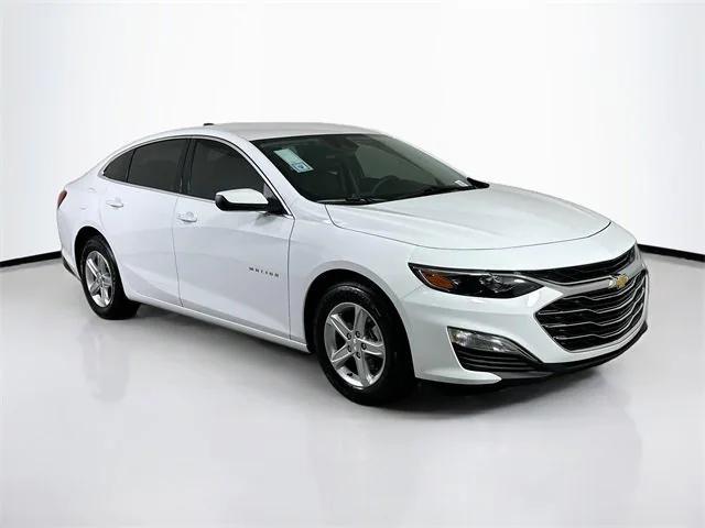 new 2025 Chevrolet Malibu car, priced at $27,560