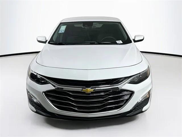 new 2025 Chevrolet Malibu car, priced at $27,560