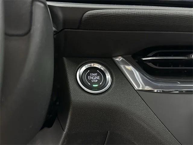 new 2025 Buick Envista car, priced at $29,433