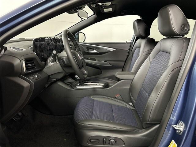 new 2025 Buick Envista car, priced at $28,074