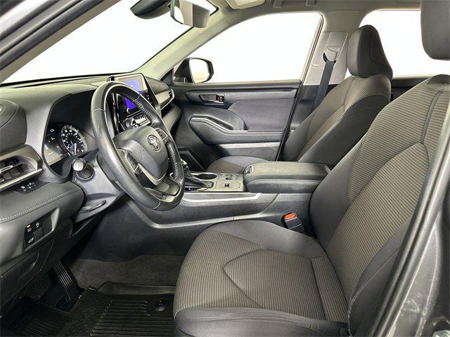 used 2023 Toyota Highlander car, priced at $32,800