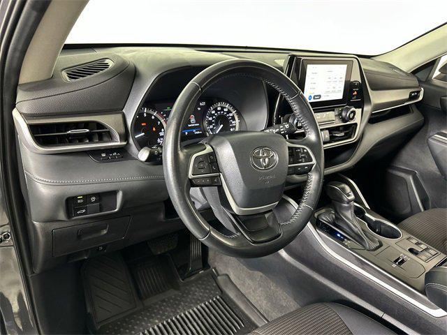 used 2023 Toyota Highlander car, priced at $32,800