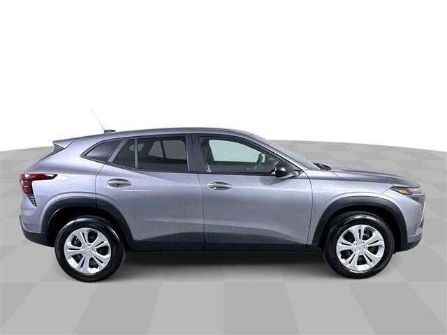 used 2025 Chevrolet Trax car, priced at $22,987