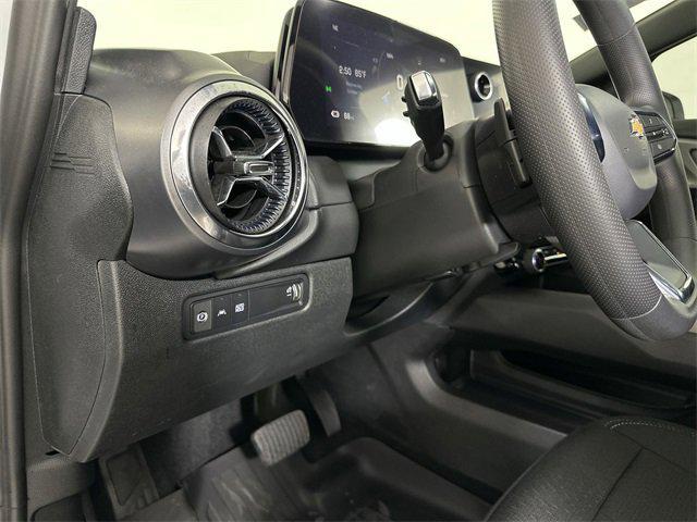 new 2025 Chevrolet Equinox EV car, priced at $38,009