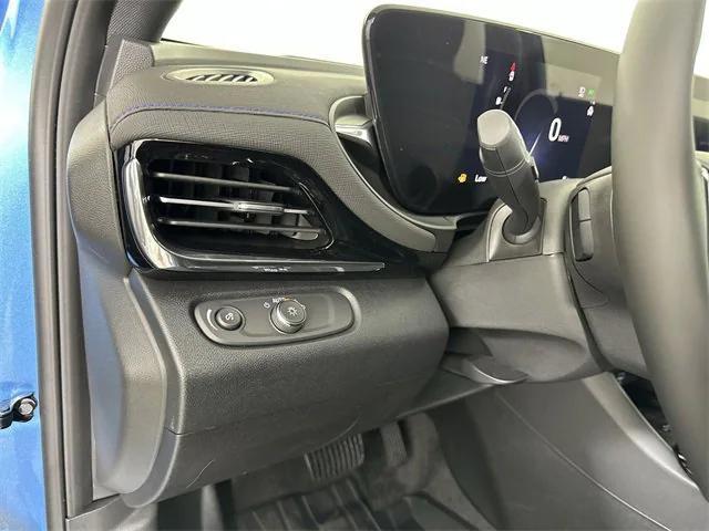 new 2025 Buick Envista car, priced at $28,934