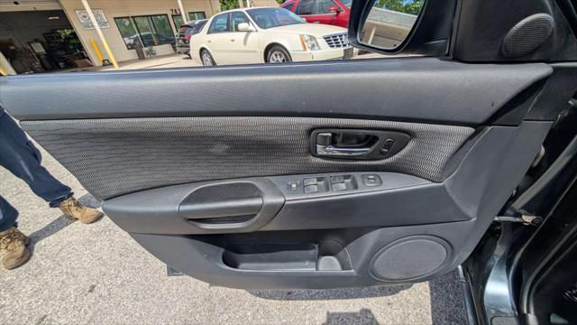 used 2009 Mazda Mazda3 car, priced at $4,698