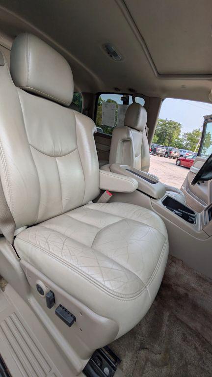 used 2003 GMC Yukon XL car, priced at $3,498
