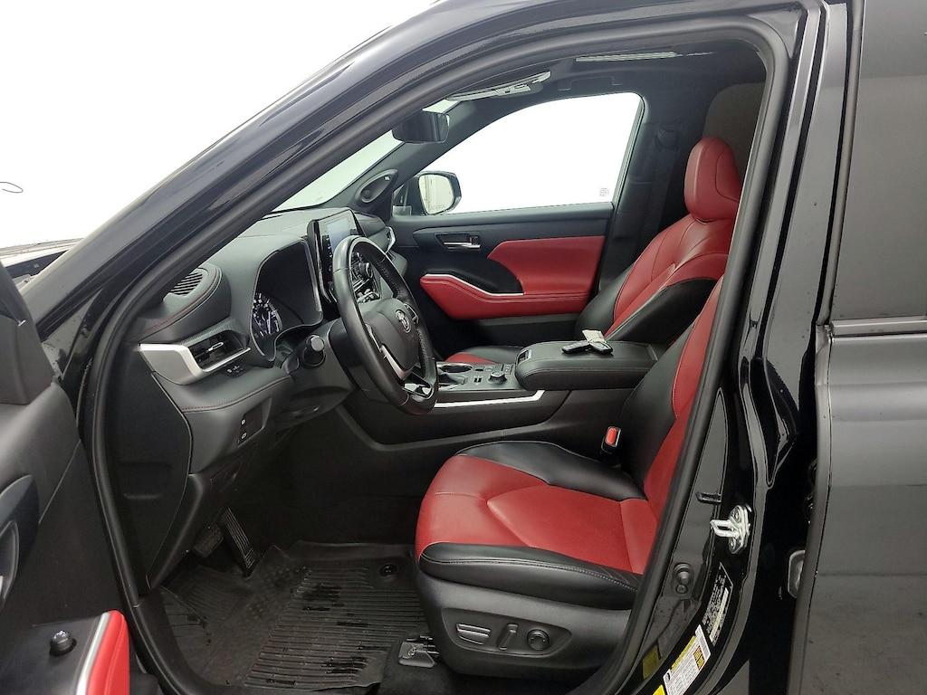 used 2022 Toyota Highlander car, priced at $40,998