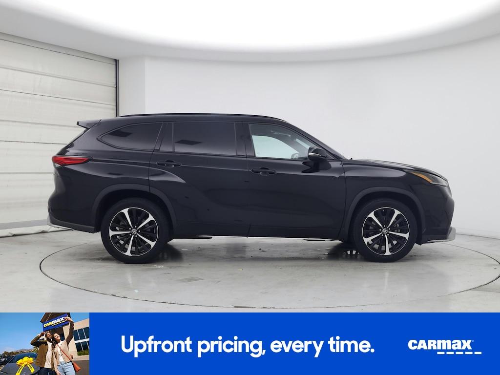 used 2022 Toyota Highlander car, priced at $40,998