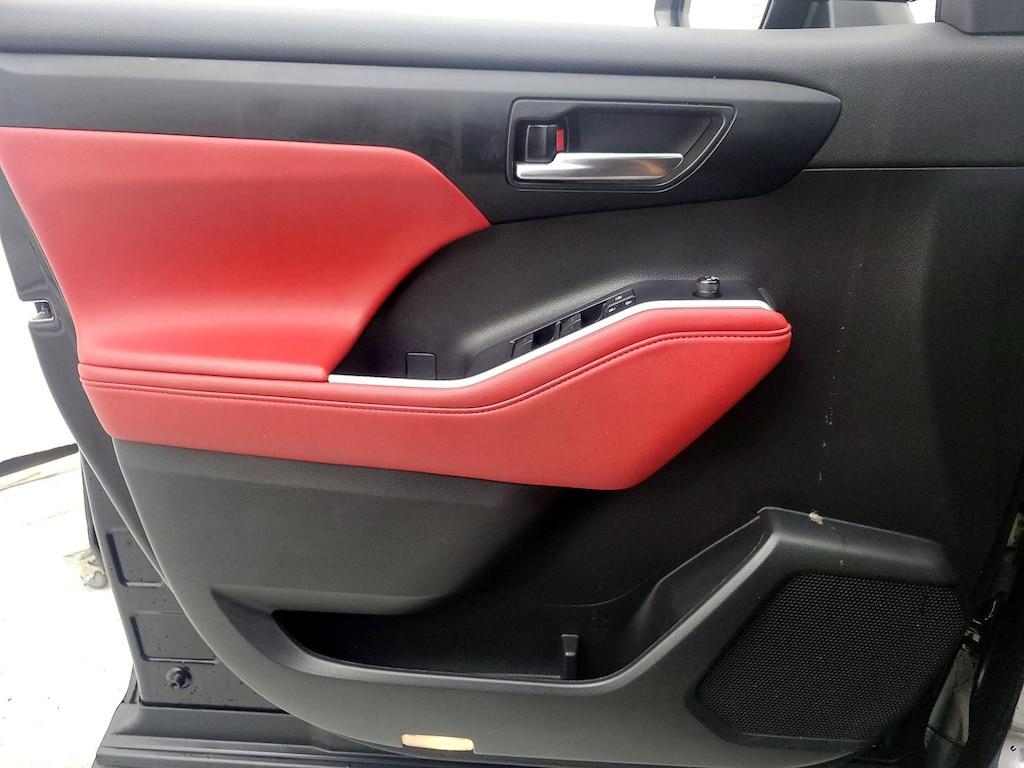 used 2022 Toyota Highlander car, priced at $40,998