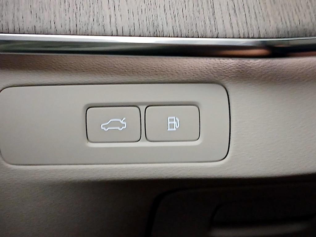 used 2024 Volvo XC90 Recharge Plug-In Hybrid car, priced at $54,998