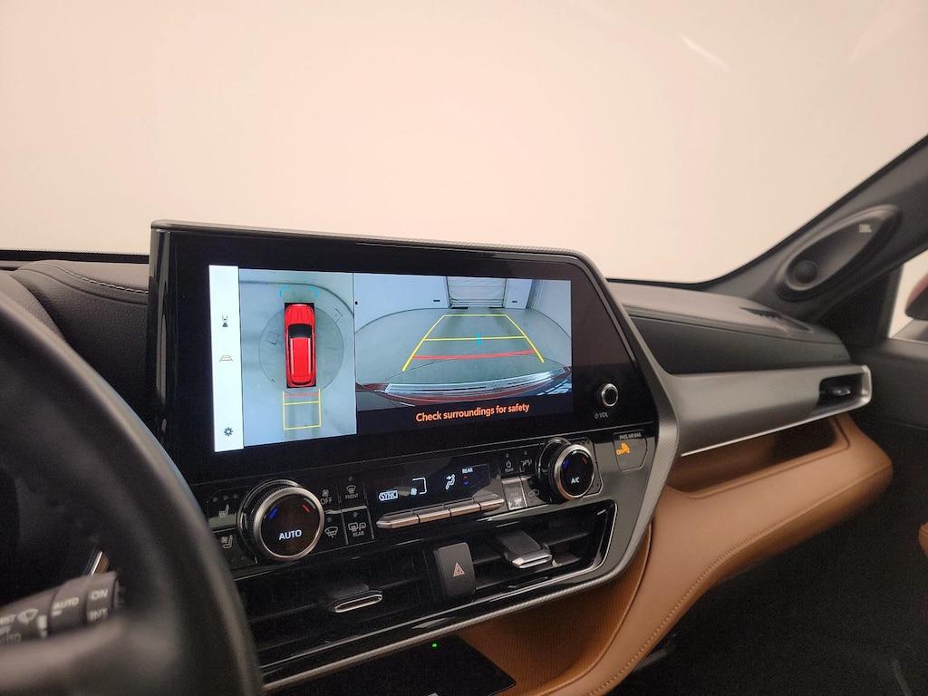 used 2023 Toyota Highlander car, priced at $38,998