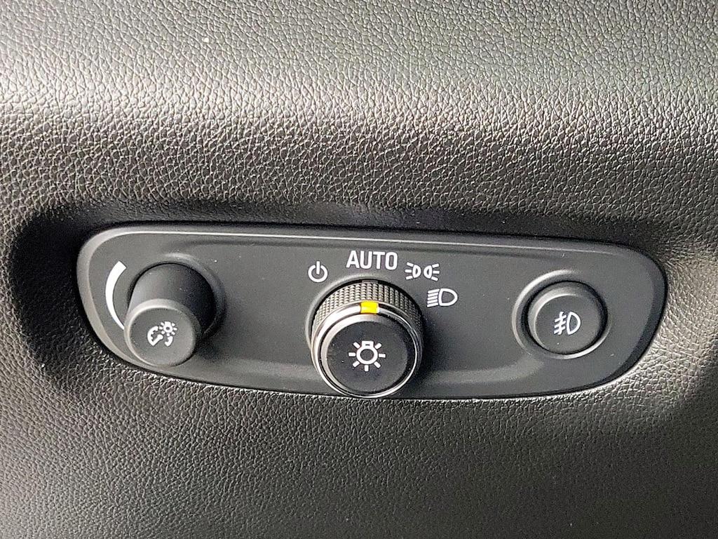 used 2020 Chevrolet Traverse car, priced at $36,998