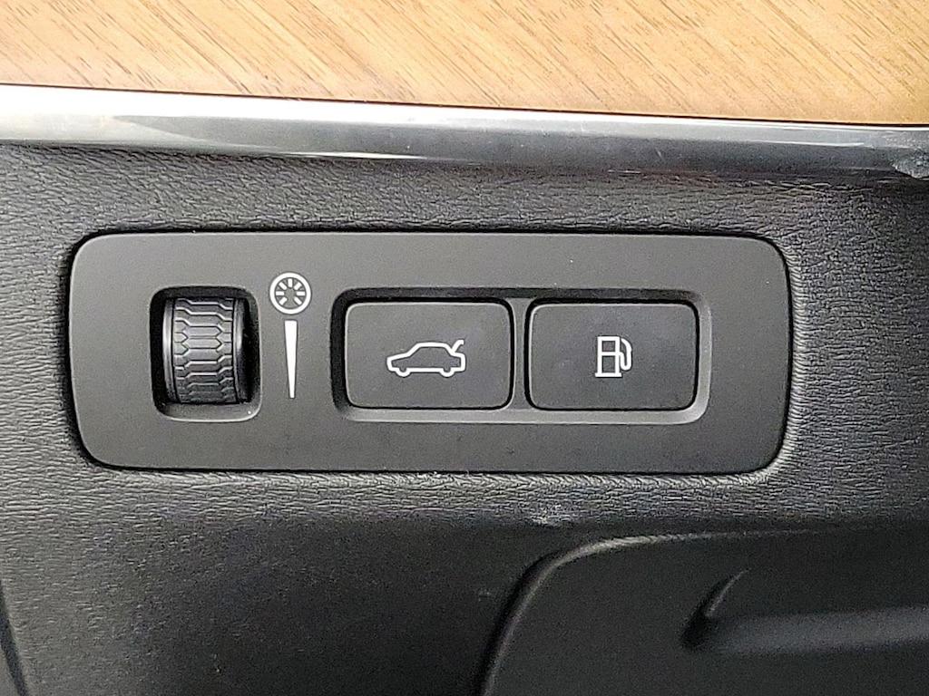 used 2020 Volvo XC90 Hybrid car, priced at $34,998