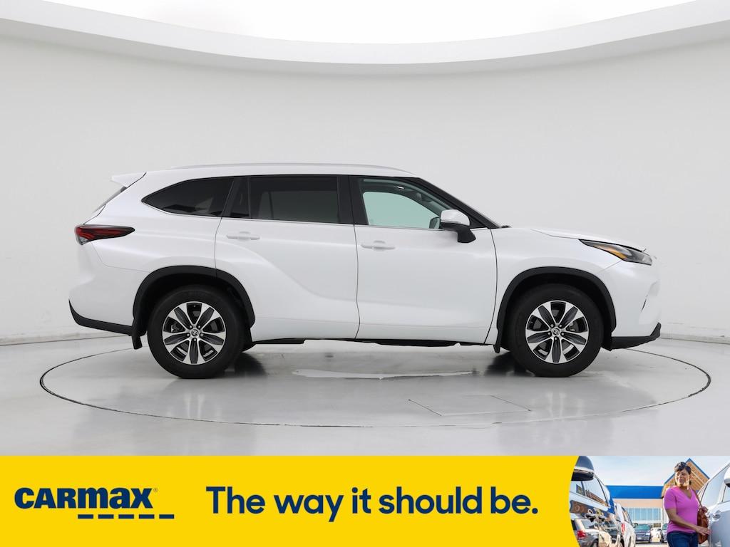 used 2024 Toyota Highlander car, priced at $43,998
