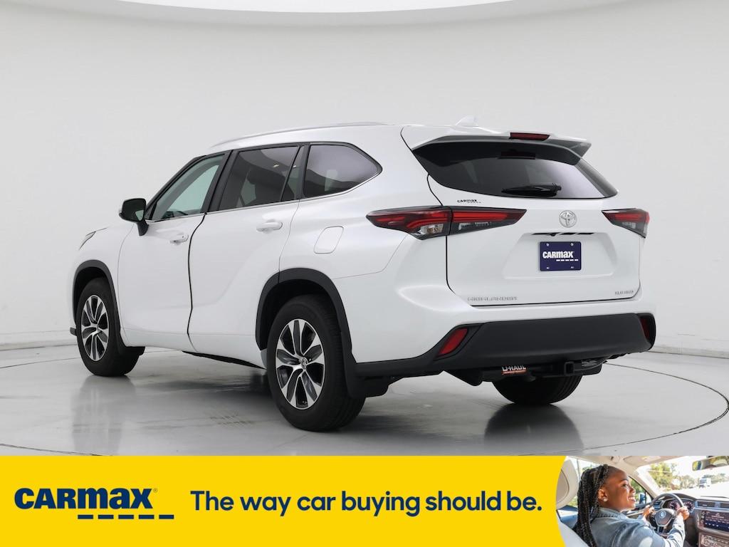 used 2024 Toyota Highlander car, priced at $43,998