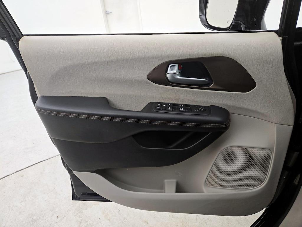 used 2018 Chrysler Pacifica car, priced at $20,998