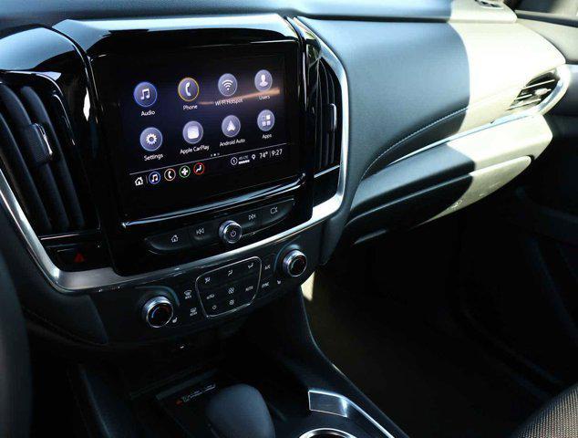 used 2023 Chevrolet Traverse car, priced at $31,900