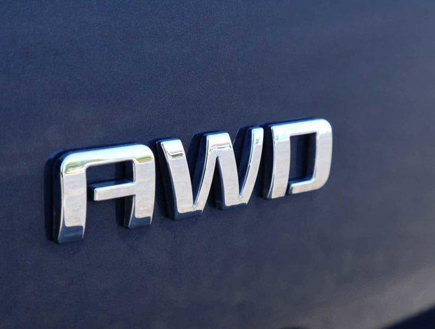 used 2023 Chevrolet Traverse car, priced at $31,900