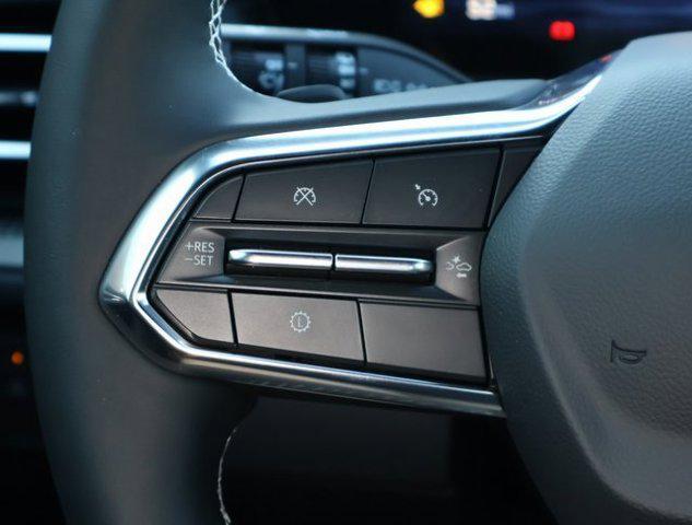 new 2025 Chevrolet Traverse car, priced at $44,045