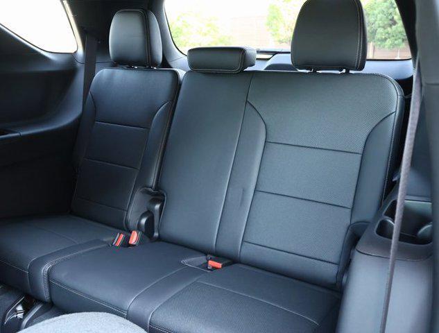 new 2025 Chevrolet Traverse car, priced at $44,045