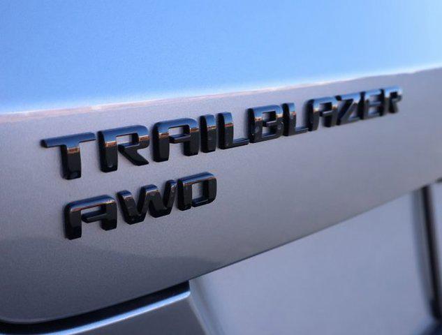 new 2025 Chevrolet TrailBlazer car, priced at $33,570